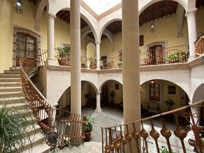 Courtyard - Hotel Casa Faroles (Zacatecas)