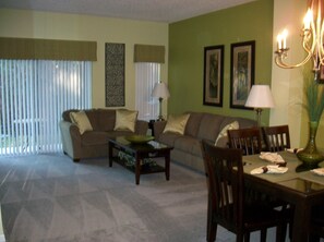 House, 3 Bedrooms | Living area