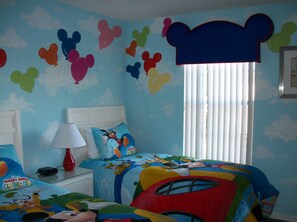 3 bedrooms, free WiFi, bed sheets - 3BR 2.5BA Home in Emerald Island Resort by CV-8479 (Kissimmee)