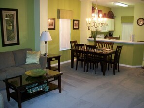 House, 3 Bedrooms | In-room dining