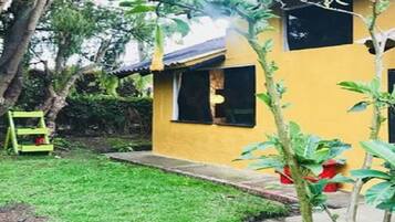 Cabaña, varias camas, para no fumadores | Terraza o patio