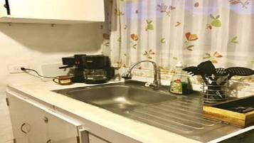 Cabin, Multiple Beds, Non Smoking | Private kitchen | Fridge, stovetop, cookware/dishes/utensils