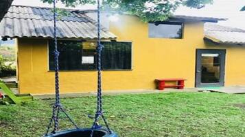 Cabaña, varias camas, para no fumadores | Terraza o patio