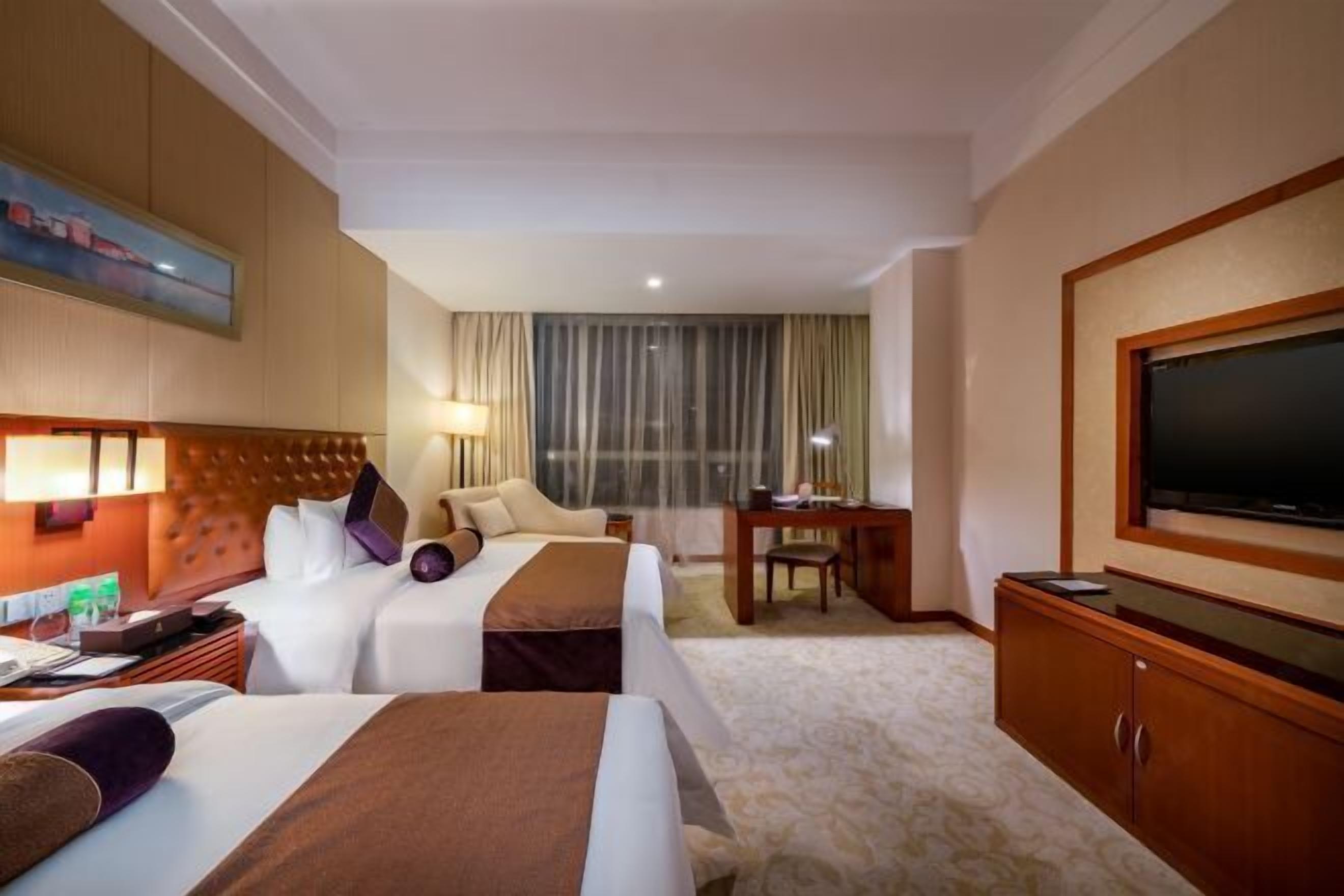 In-room safe, desk, rollaway beds, free WiFi