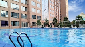 Outdoor pool - Yihao International Hotel Dongguan (Dongguan)