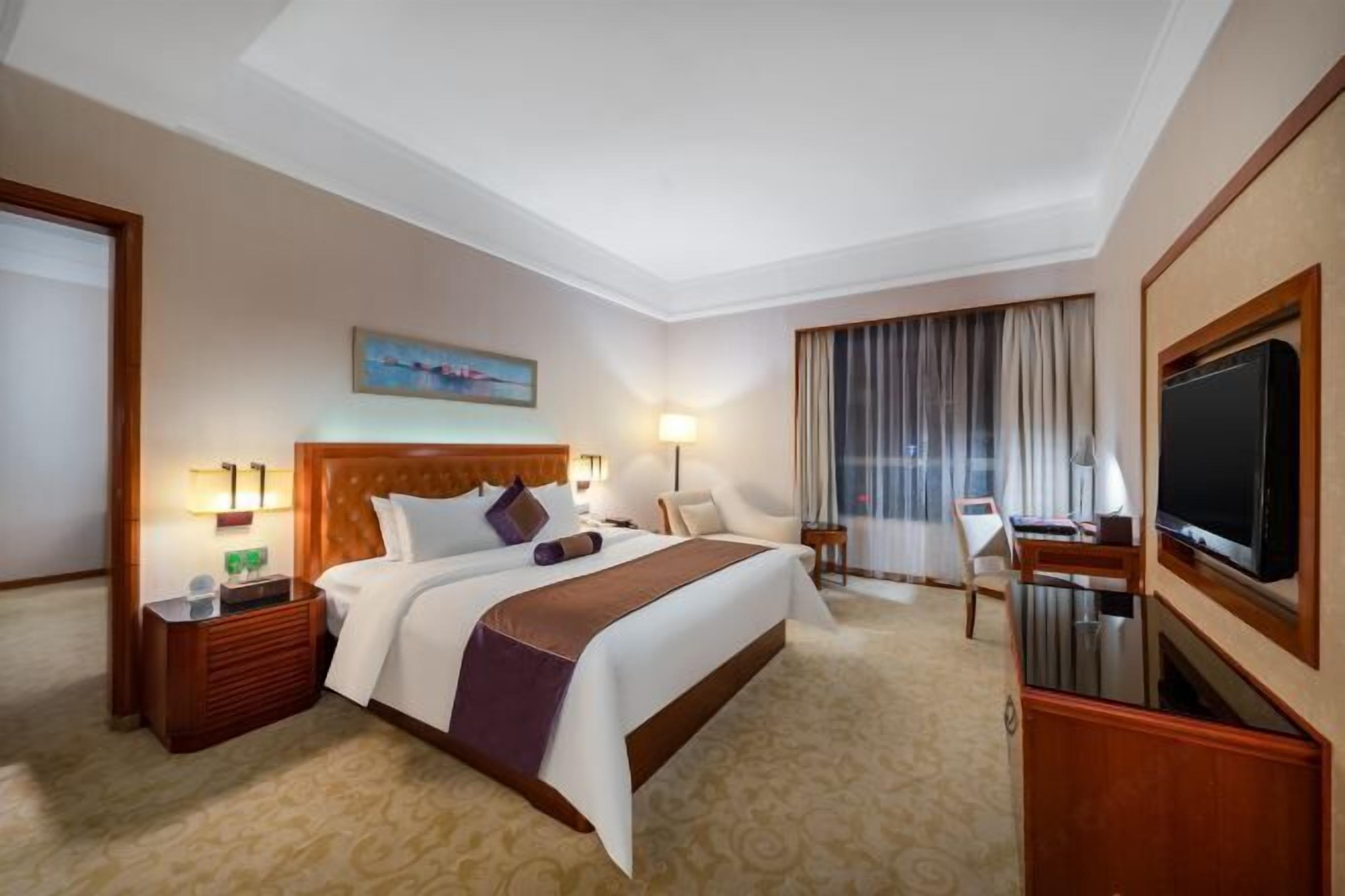 In-room safe, desk, rollaway beds, free WiFi