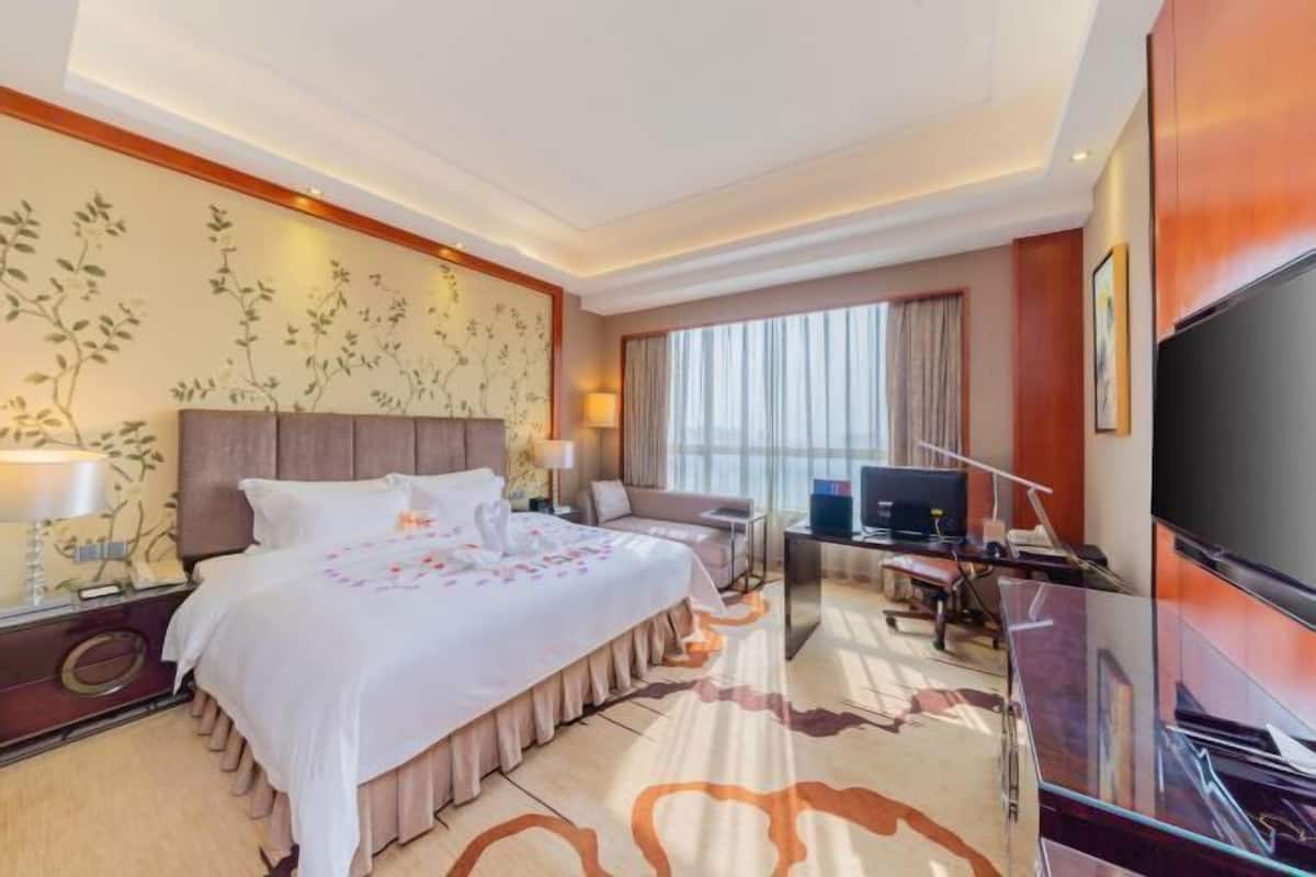 Caja de seguridad en la habitación y escritorio