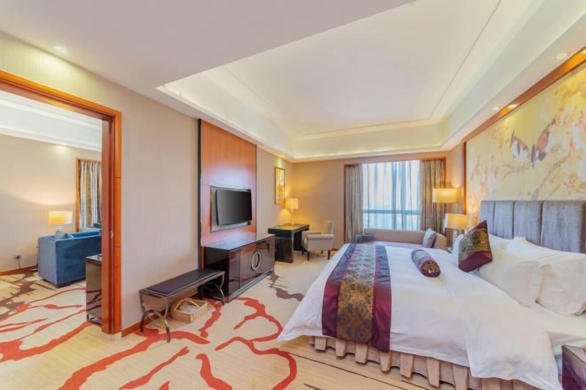 In-room safe, desk, rollaway beds, free WiFi