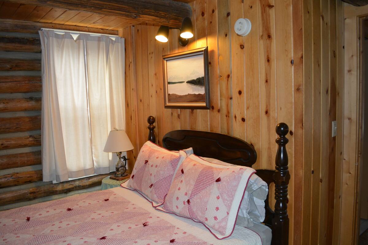 Cabaña familiar | 1 habitación, decoración personalizada y tabla de planchar con plancha