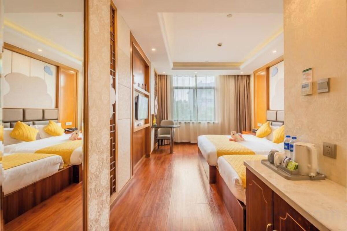 Luxurious Family Room