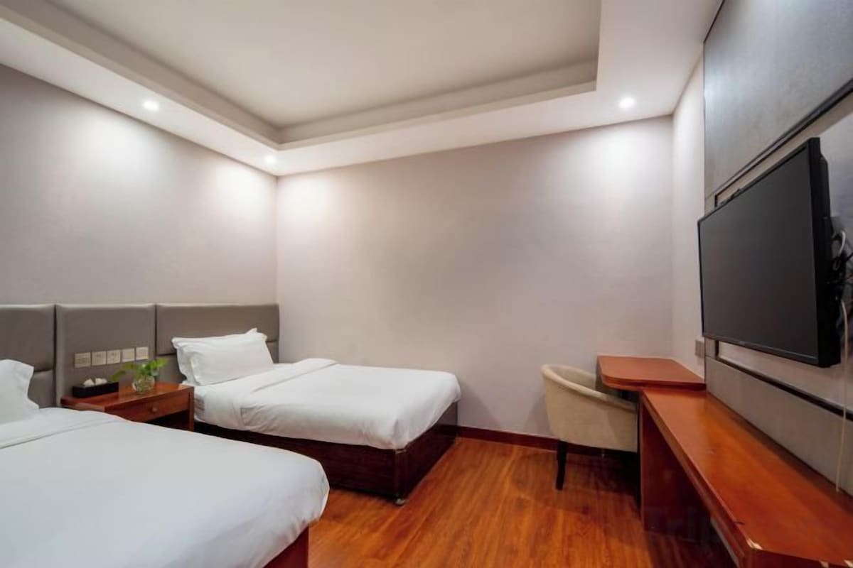 2-bed Room