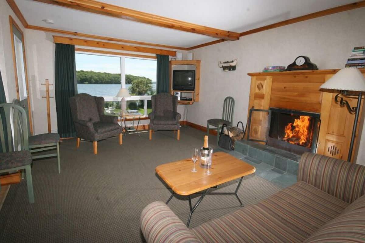 Traditional-Ferienhaus, 2 Schlafzimmer, Balkon, Seeblick