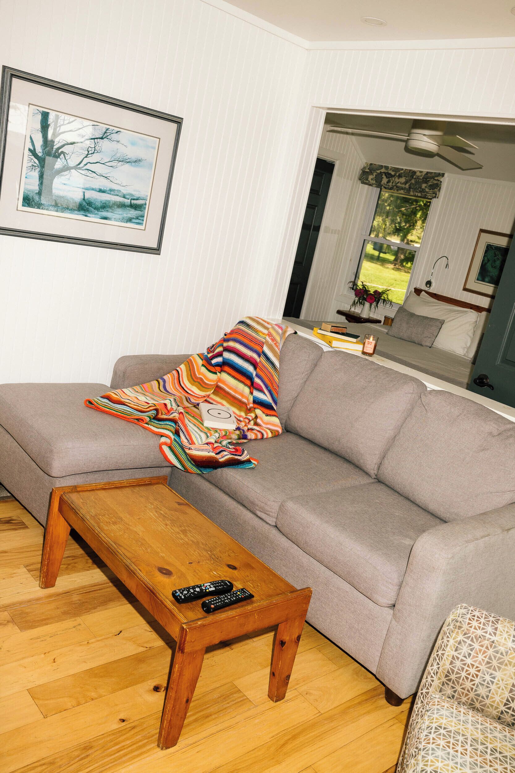 Deluxe Cottage, 1 Bedroom, Balcony, Lake View | Living area