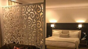 Phòng đôi Deluxe | Minibar, truy cập Internet không dây miễn phí, bộ trải giường 