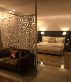 Deluxe tweepersoonskamer | Een minibar, gratis wifi, beddengoed