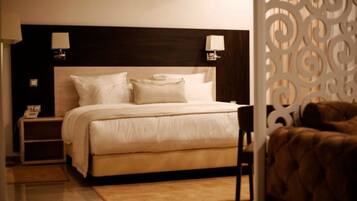 Deluxe Double Room | 1 bedroom, minibar, free WiFi, bed sheets