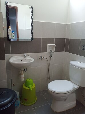 Bathroom - Penginapan Amisu (Kuala Terengganu)