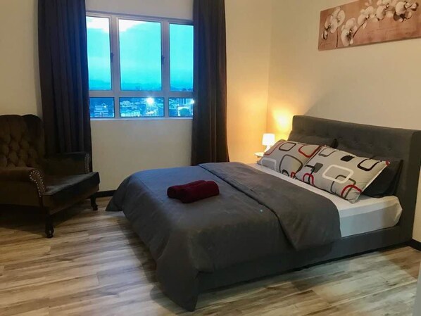 Leilighet – city, flere senger, ikke-røyk | 3 soverom, blendingsgardiner, strykejern/-brett og wi-fi (inkludert)