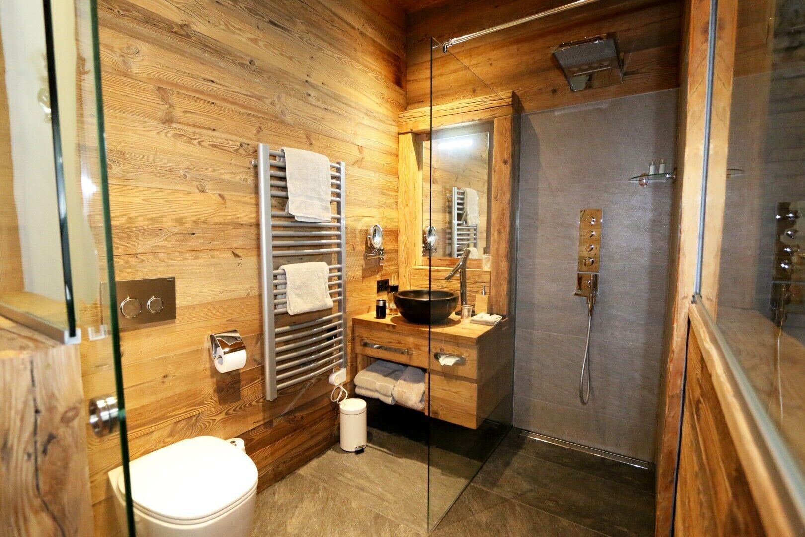 design room | bathroom | hair dryer, bathrobes, slippers, towels