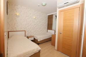 Egyptian cotton sheets, premium bedding, minibar, in-room safe