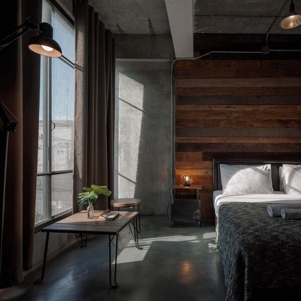 Superior Double Room | Escritorio, cortinas blackout, wifi gratis y ropa de cama