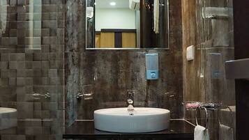 Ilmaiset hygieniatuotteet, tohvelit, pyyhkeet