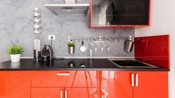 Placa de cocina, utensilios de cocina