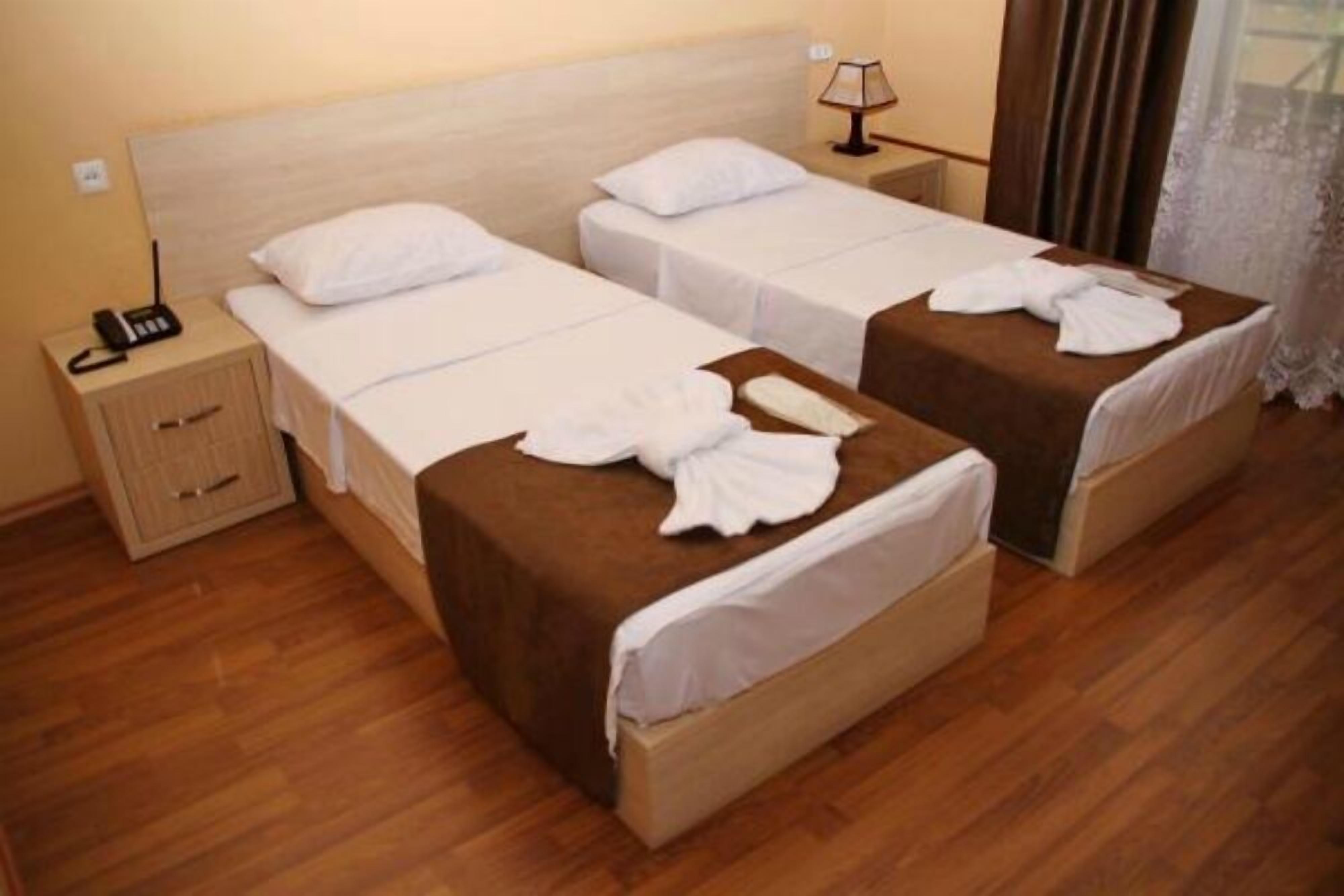 double or twin room | soundproofing, free wifi, bed sheets