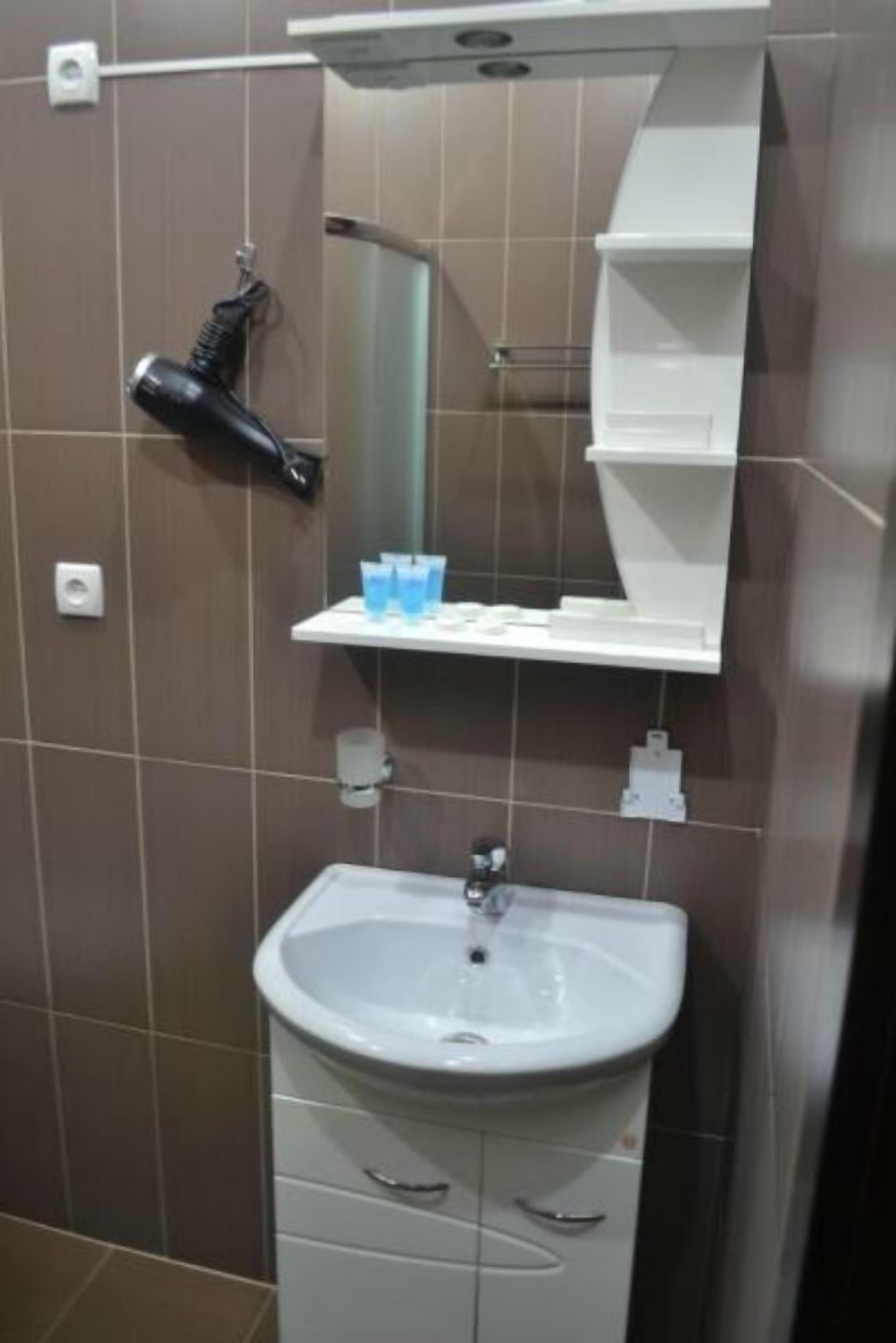 deluxe room | soundproofing, free wifi, bed sheets