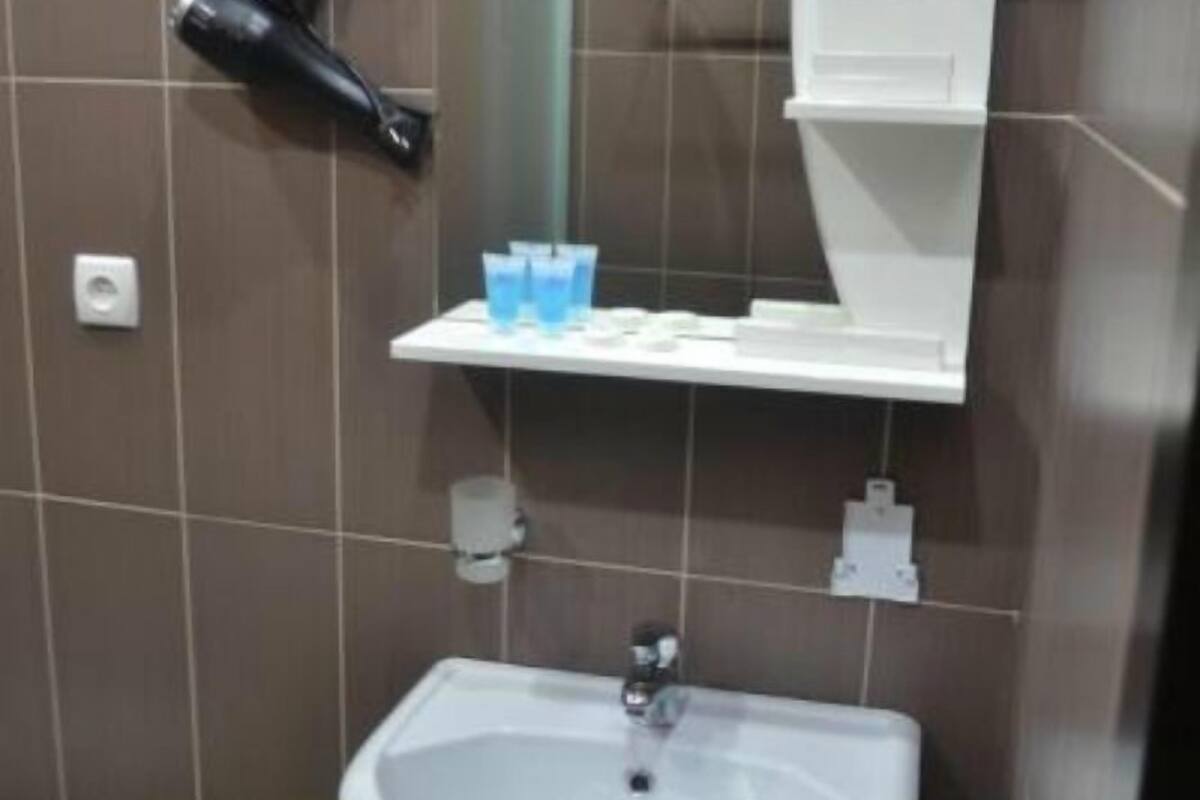 deluxe room | soundproofing, free wifi, bed sheets