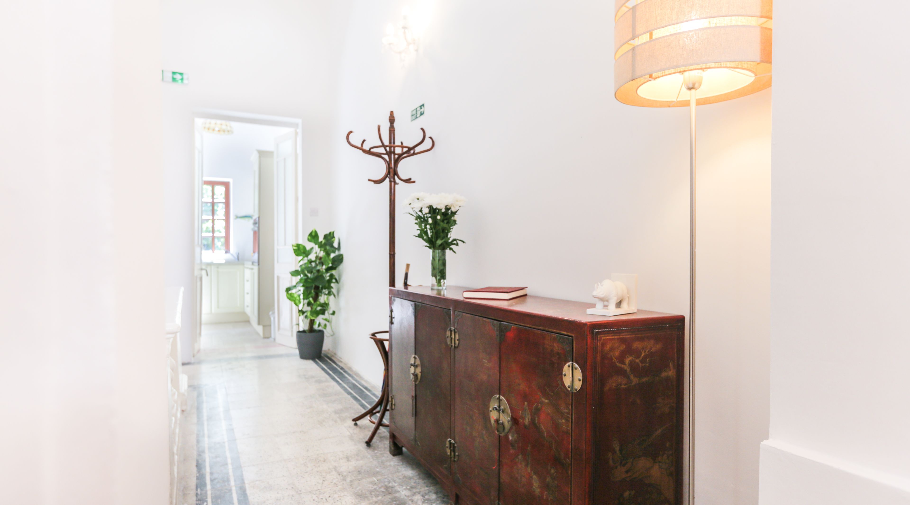 Foto - House of Pomegranates by Holi