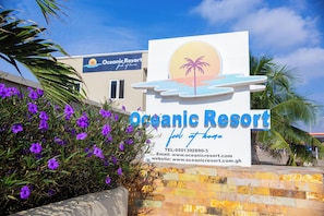 Deluxe Room, Balcony | 1 bedroom, minibar, desk, free WiFi
