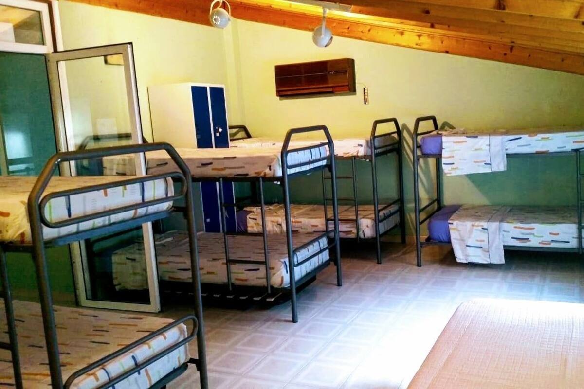 Dormitorio compartido, solo para mujeres (1 bed in 14 Bed Dorm) | Wifi gratis y ropa de cama