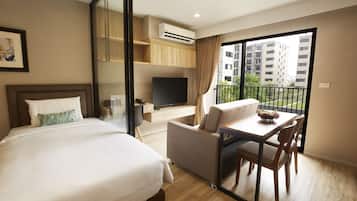 Tvåbäddsrum Deluxe | Värdeförvaringsskåp på rummet, gratis wi-fi och sängkläder