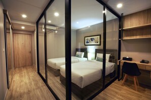 Deluxe Twin Room - Floral · Blossom Sathorn Hospitality Bangkok (Bangkok)