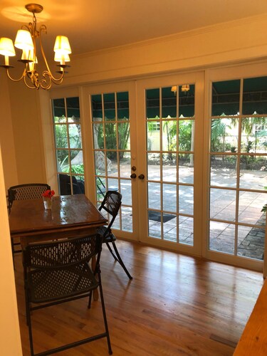 Maison de ville historique "Viscaya" près des plages et des attractions du village français, 