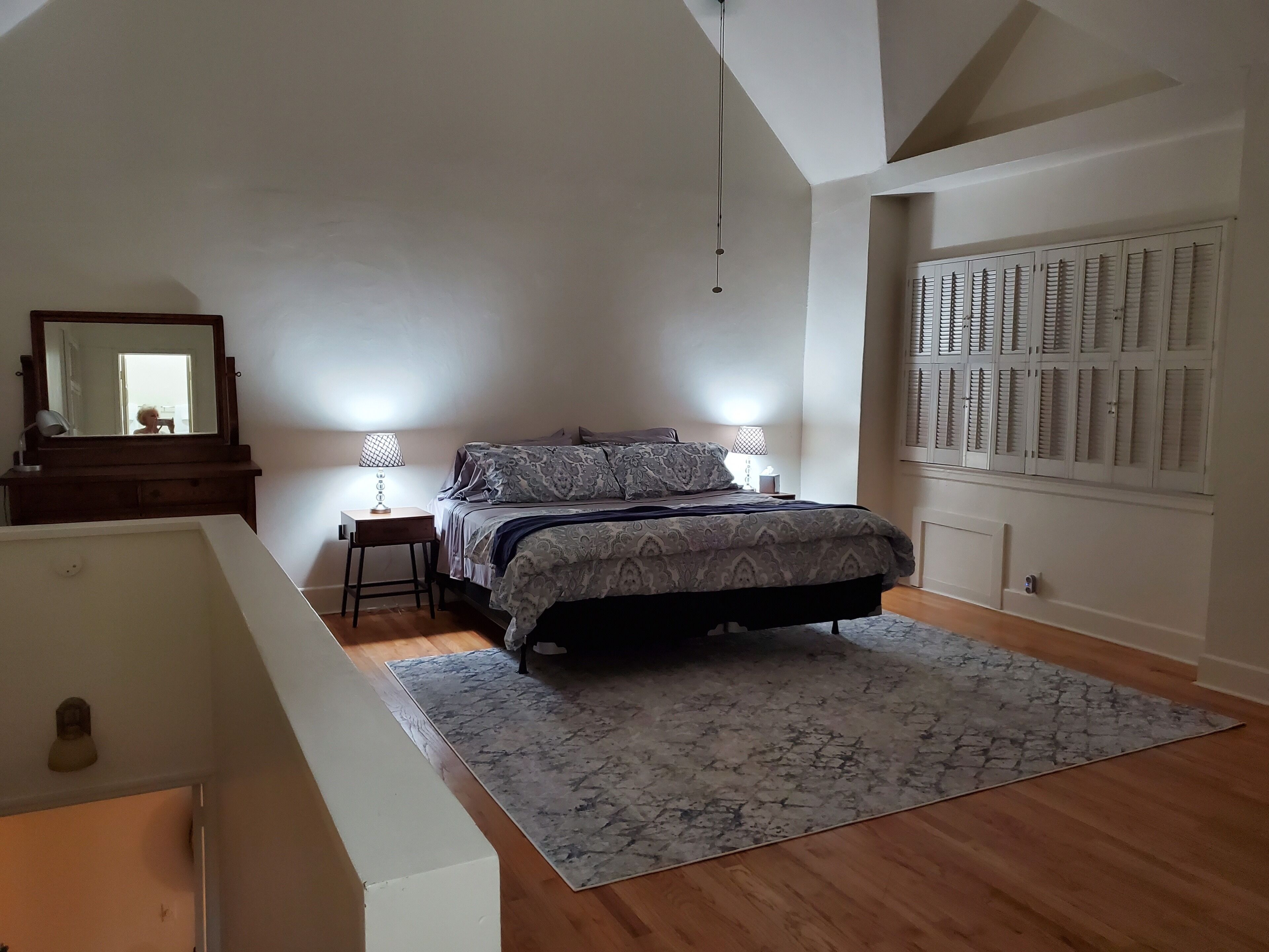 "Viscaya" Historic townhome near beaches and attractions in French Village,