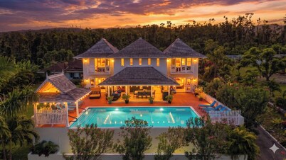 5 bed villa, gated community, private pool, fully staffed, private chauffeur