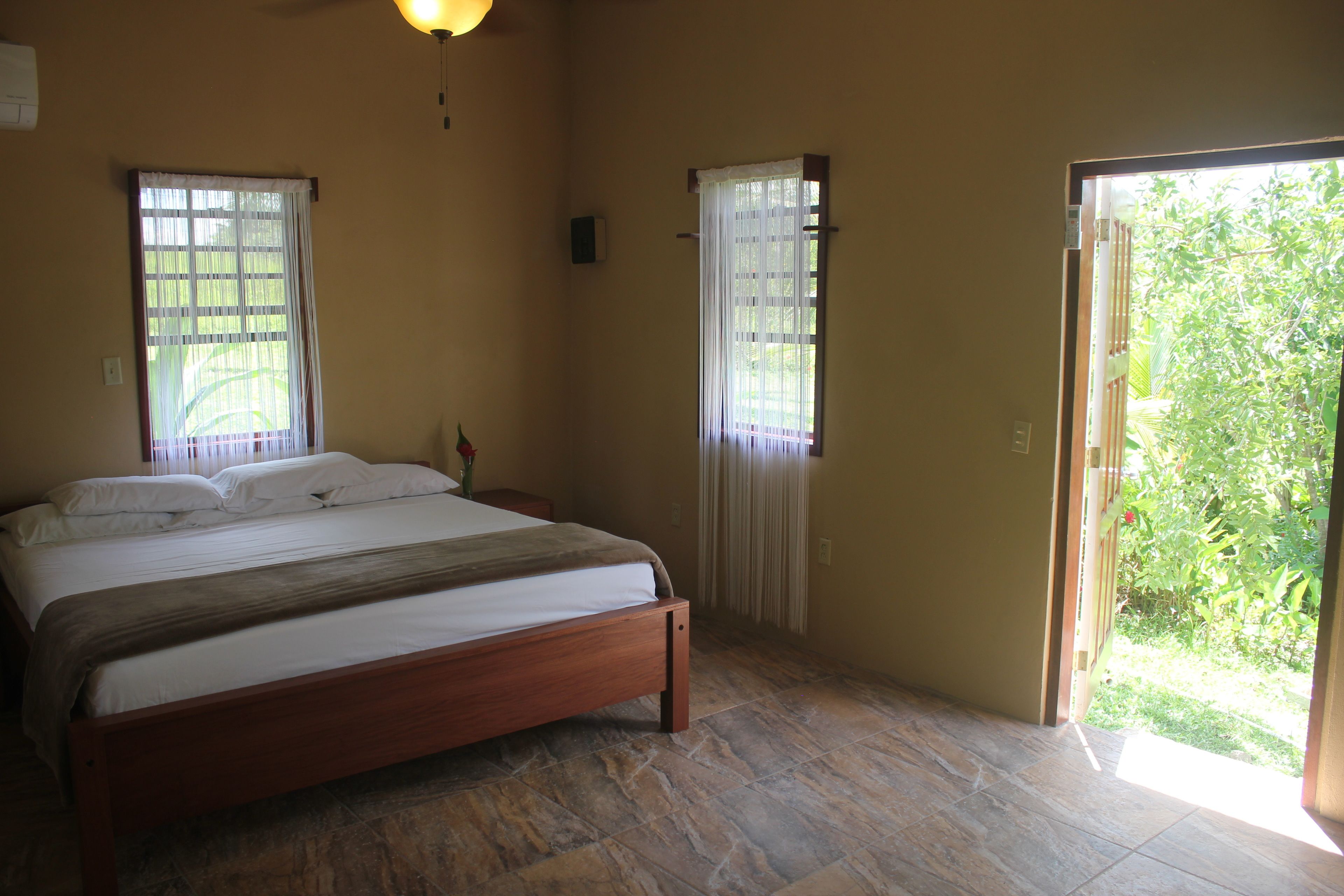 Habitación doble familiar, varias camas, para no fumadores | Wifi gratis y ropa de cama 