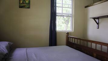 Cabin Tiêu chuẩn, 1 giường cỡ queen, không hút thuốc | Truy cập Internet không dây miễn phí, bộ trải giường
