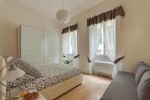 2 chambres, fer et planche à repasser, Wi-Fi, draps fournis