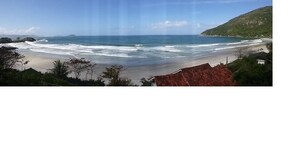 On the beach - Matadeiro - Beautiful house in front of the sea, complete and perfect for relaxing (Florianópolis)