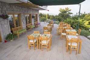 Desayuno continental gratuito y diario