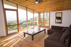 Ático familiar, 1 habitación, vistas al mar | Sábanas de algodón egipcio y ropa de cama de alta calidad