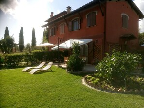 Property grounds - Villa with large garden in the Chianti hills (Siena)