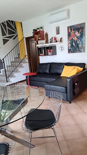 Smart TV, fireplace, DVD player, books - Villa with large garden in the Chianti hills (Siena)