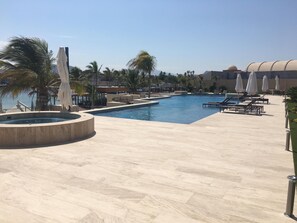 Pool - Amazing Vista Coral Condo (LA PAZ)