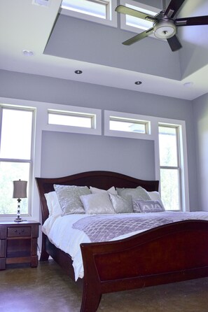 3 bedrooms, iron/ironing board, free WiFi, bed sheets - Private Home On 2 Acres, with hot tub and firepit! (Dripping Springs)