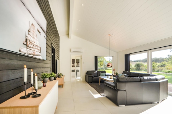 Smart TV, fireplace, table football, ping pong