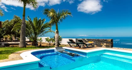 Casa Rural La Capellana - oma lämmitetty uima-allas, sauna ja merinäköala